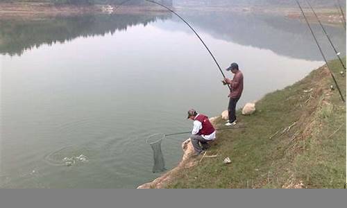 钓鱼技巧图解河边(图1)